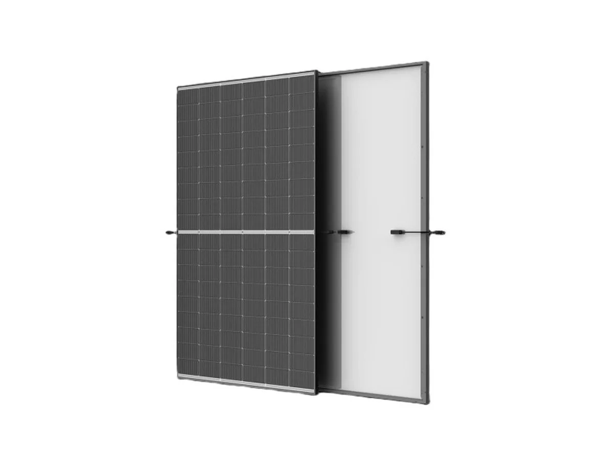 Fotovoltická zostava 5 kWp — Fullblack moduly na streche rodinného domu